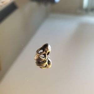 "High heel" bead